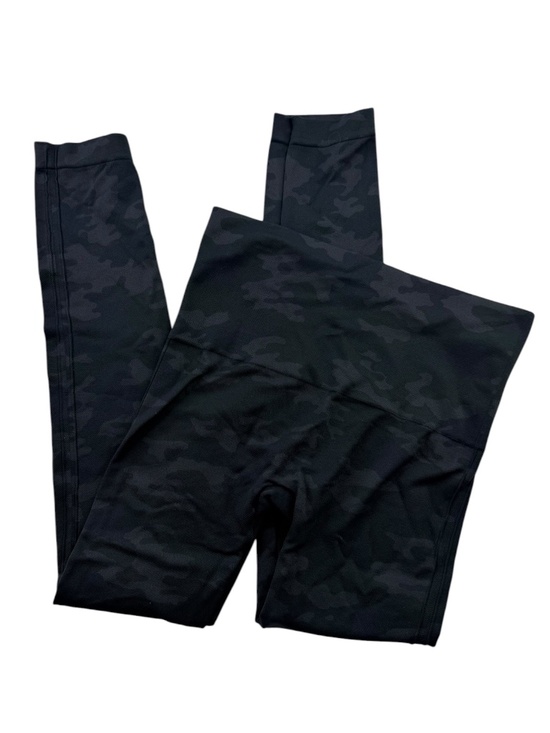 SPANX Pants - SPANX Look At Me Now Black Camo Leggings